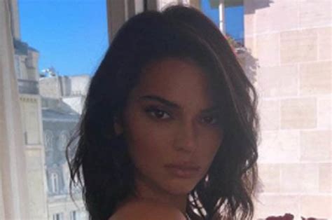 kendall jenner leaks|Kendall Jenner bares bum in naked Instagram。